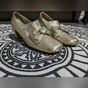 Vintage Gold Block Heel Shoes - 7 (narrow)